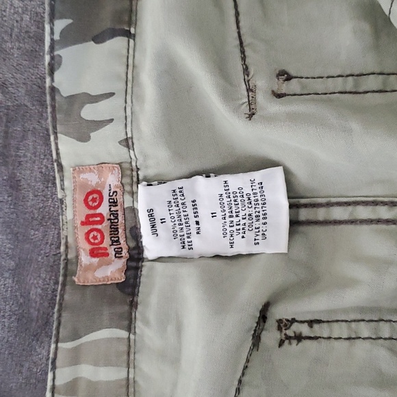 Shorts - Picture 6 of 6